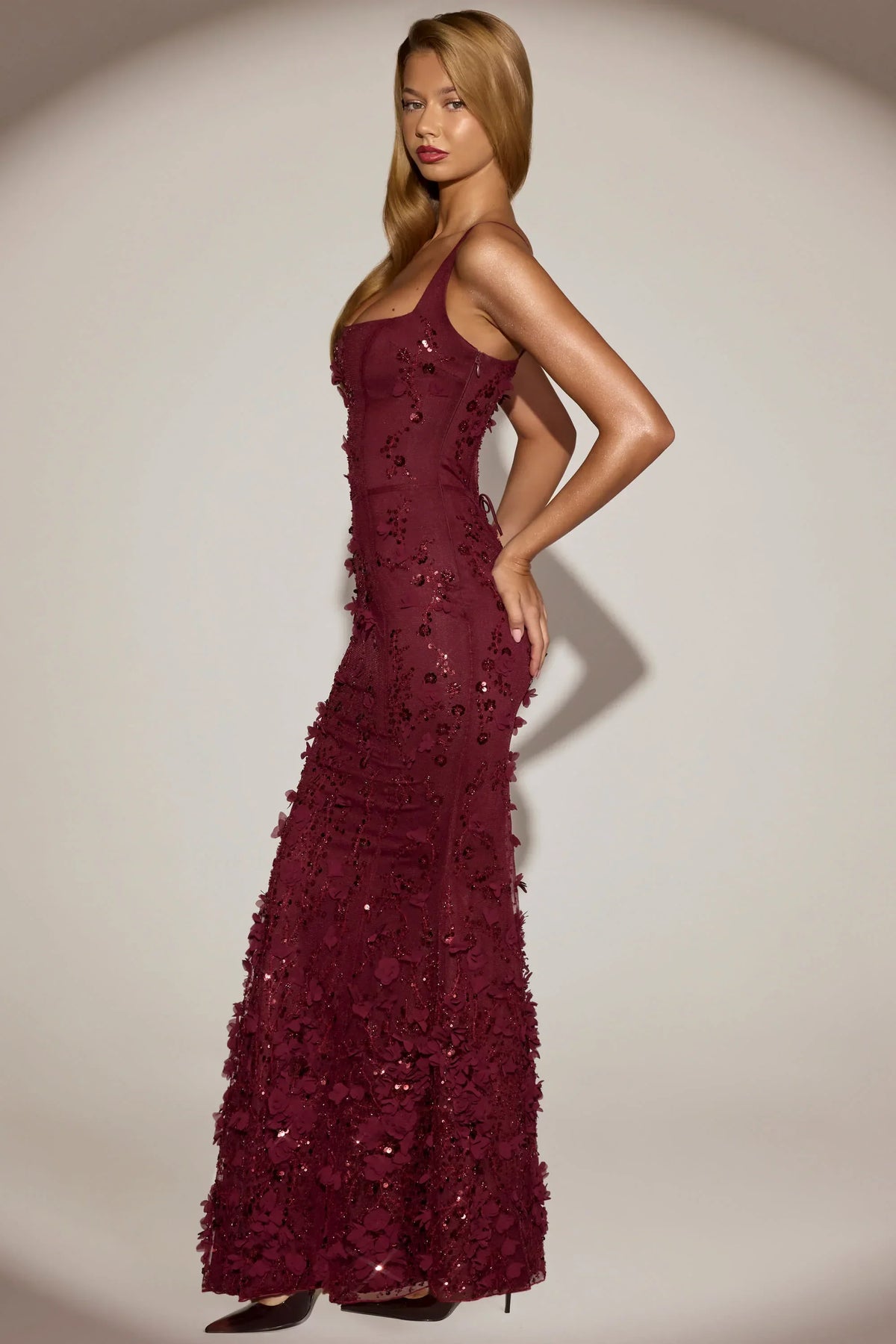 Embellished Appliqu¨¦ Soft-Scoop Corset Gown in Wine Red