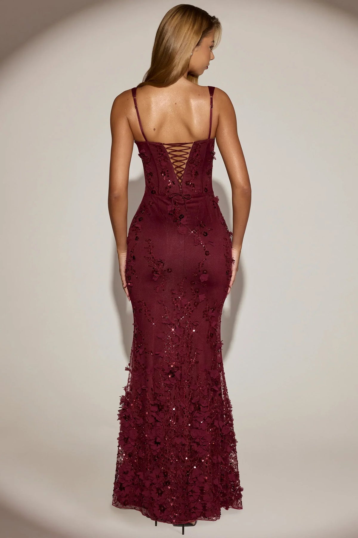 Embellished Appliqu¨¦ Soft-Scoop Corset Gown in Wine Red