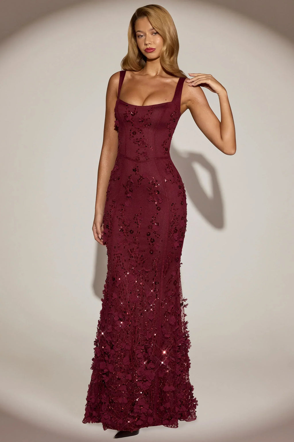 Embellished Appliqu¨¦ Soft-Scoop Corset Gown in Wine Red
